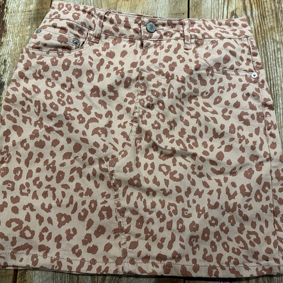 Made for each other leopard denim in soft pink - Picture 5 of 5